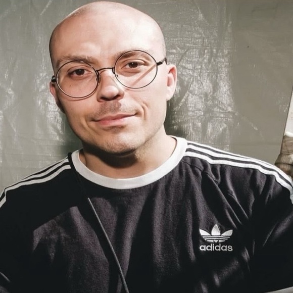 Meet your Posher, Bronson - Picture 1 of 1